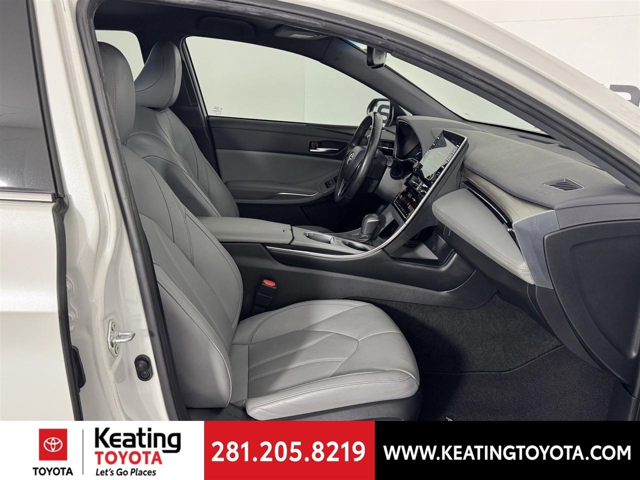 Toyota Avalon XLE 2022