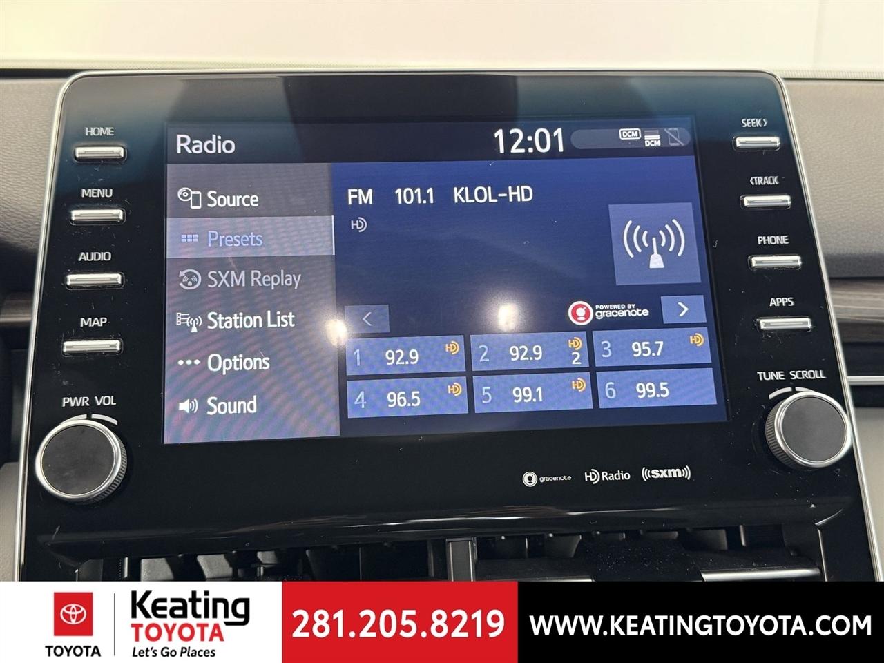 Toyota Avalon XLE 2022