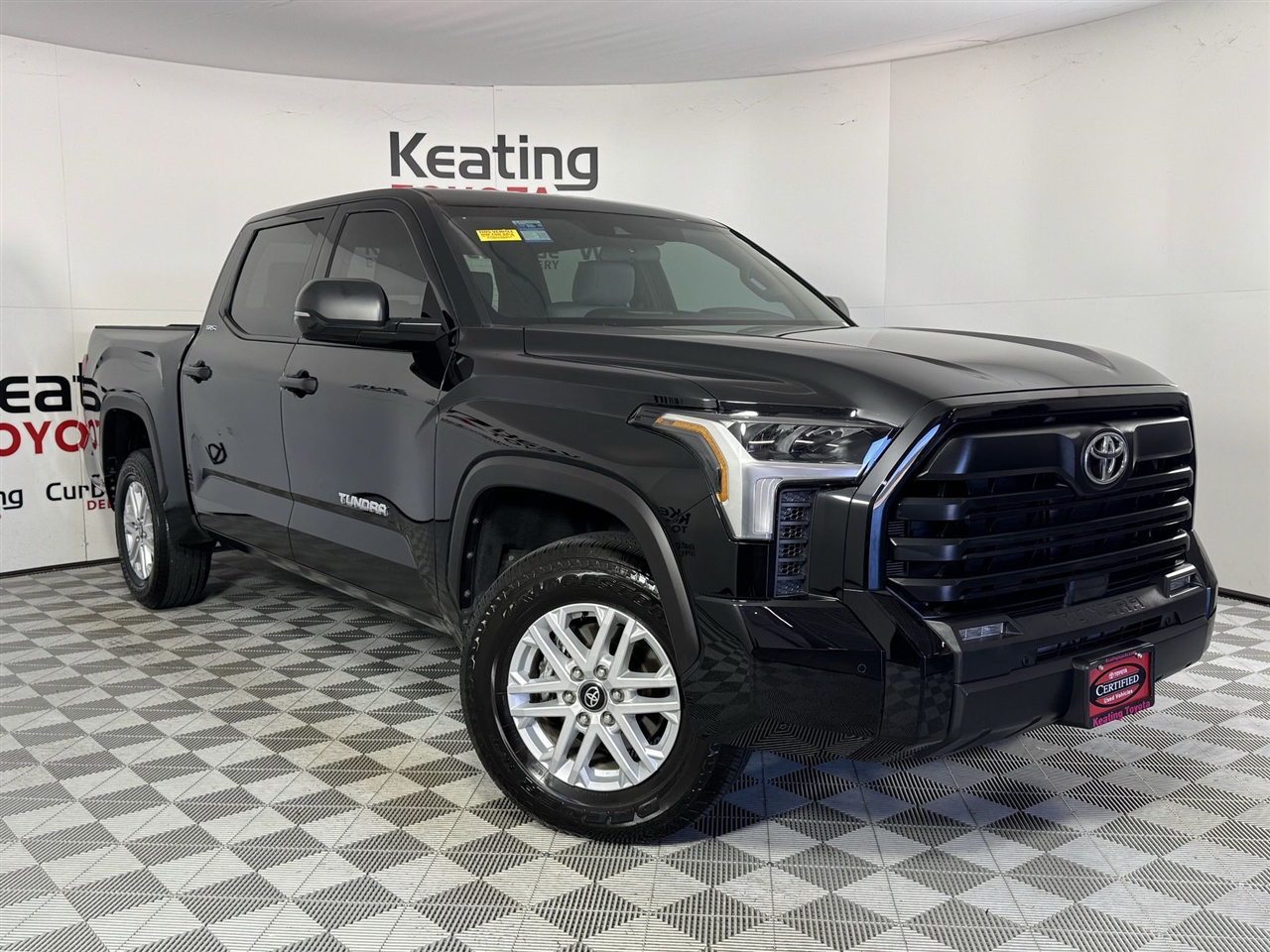 Toyota Tundra SR5 CrewMax 4WD 2025