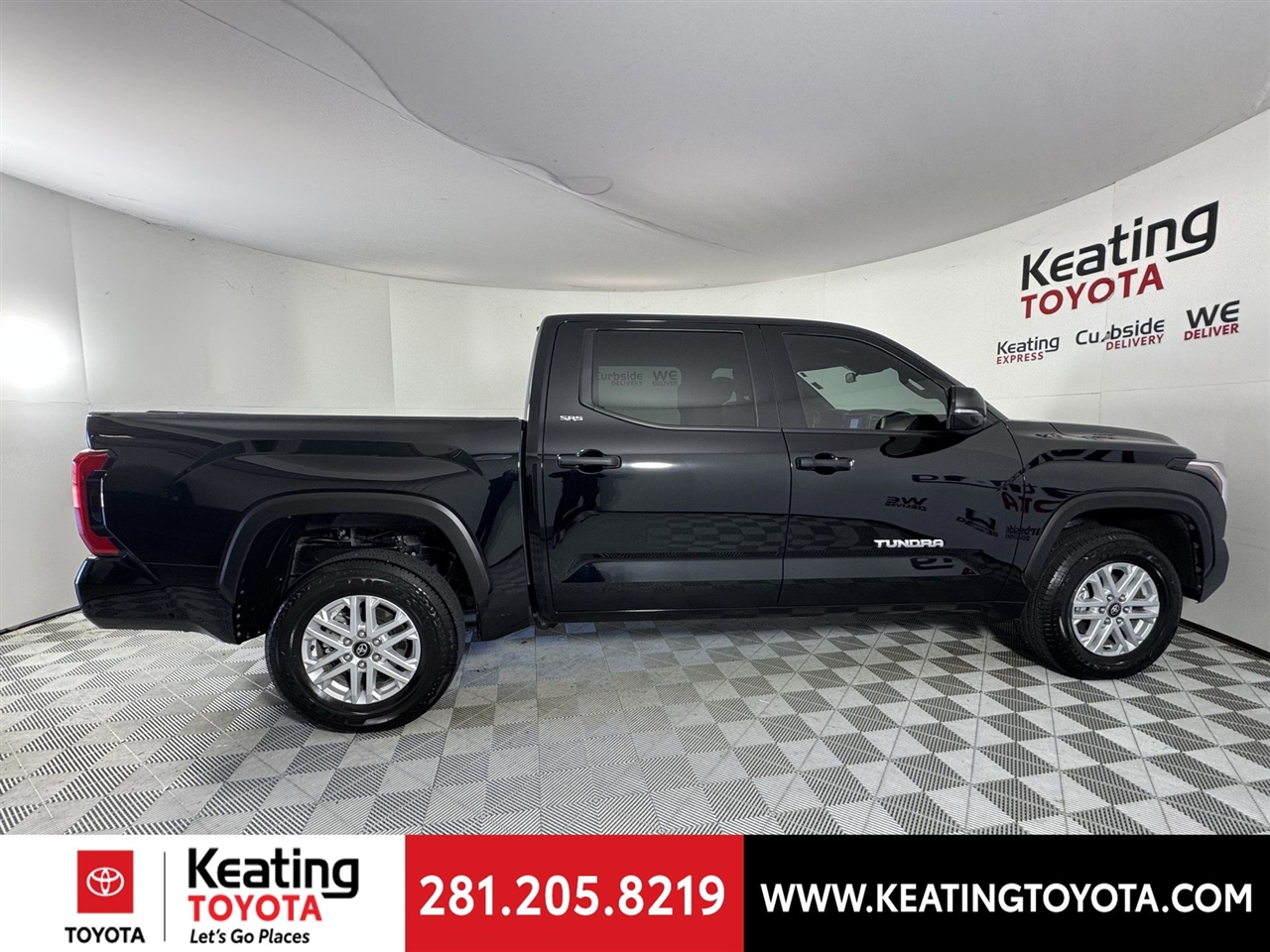 Toyota Tundra SR5 CrewMax 4WD 2025