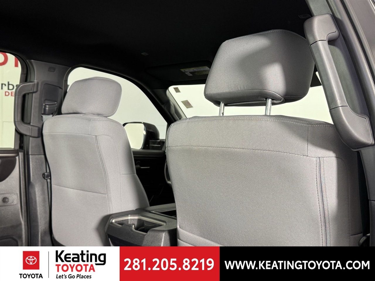 Toyota Tundra SR5 CrewMax 4WD 2025