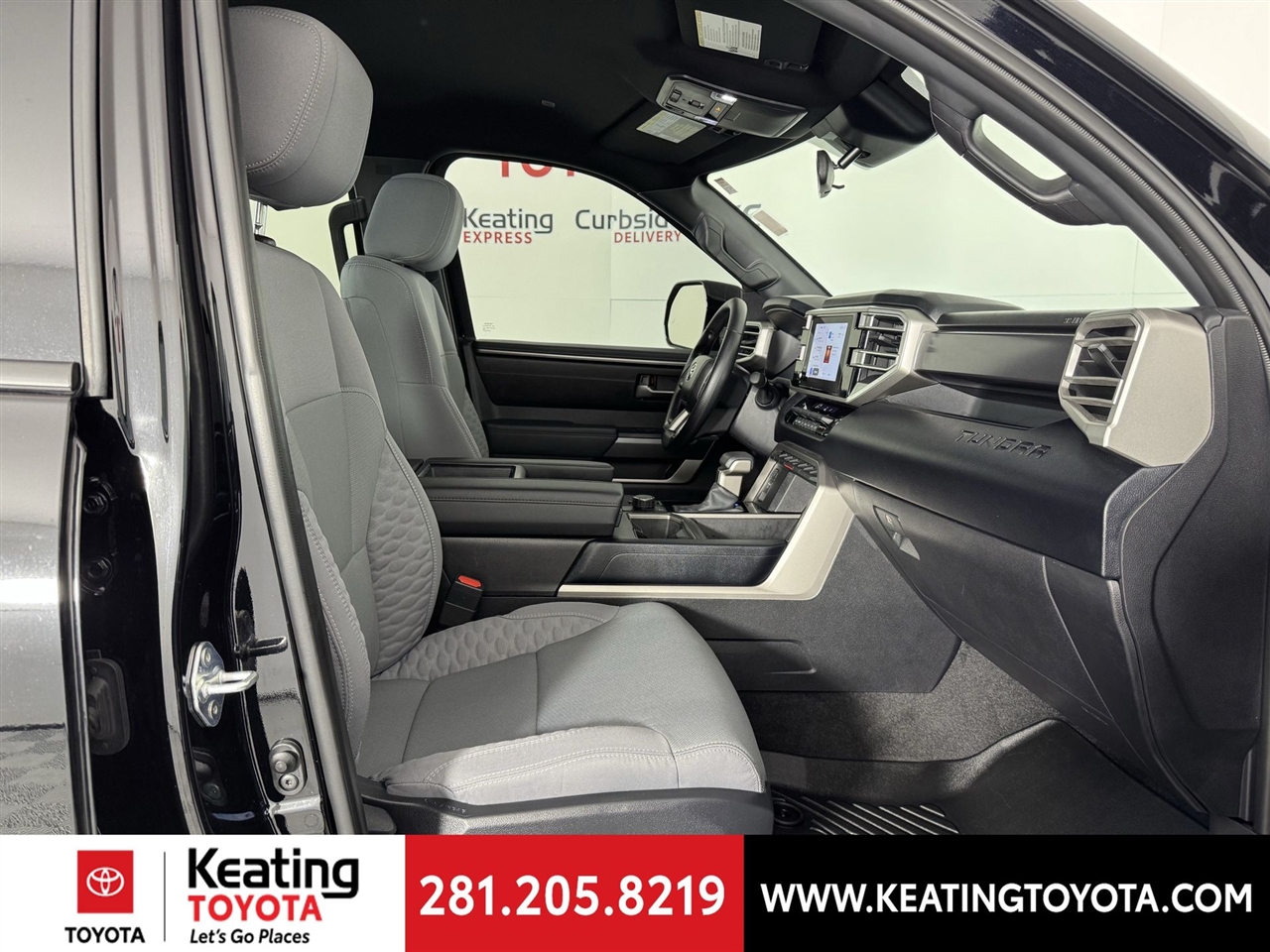 Toyota Tundra SR5 CrewMax 4WD 2025