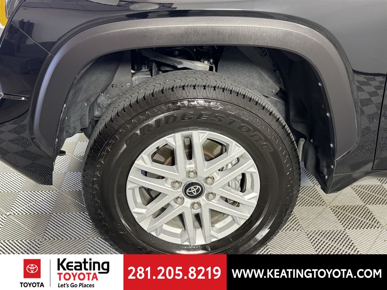 Toyota Tundra SR5 CrewMax 4WD 2025