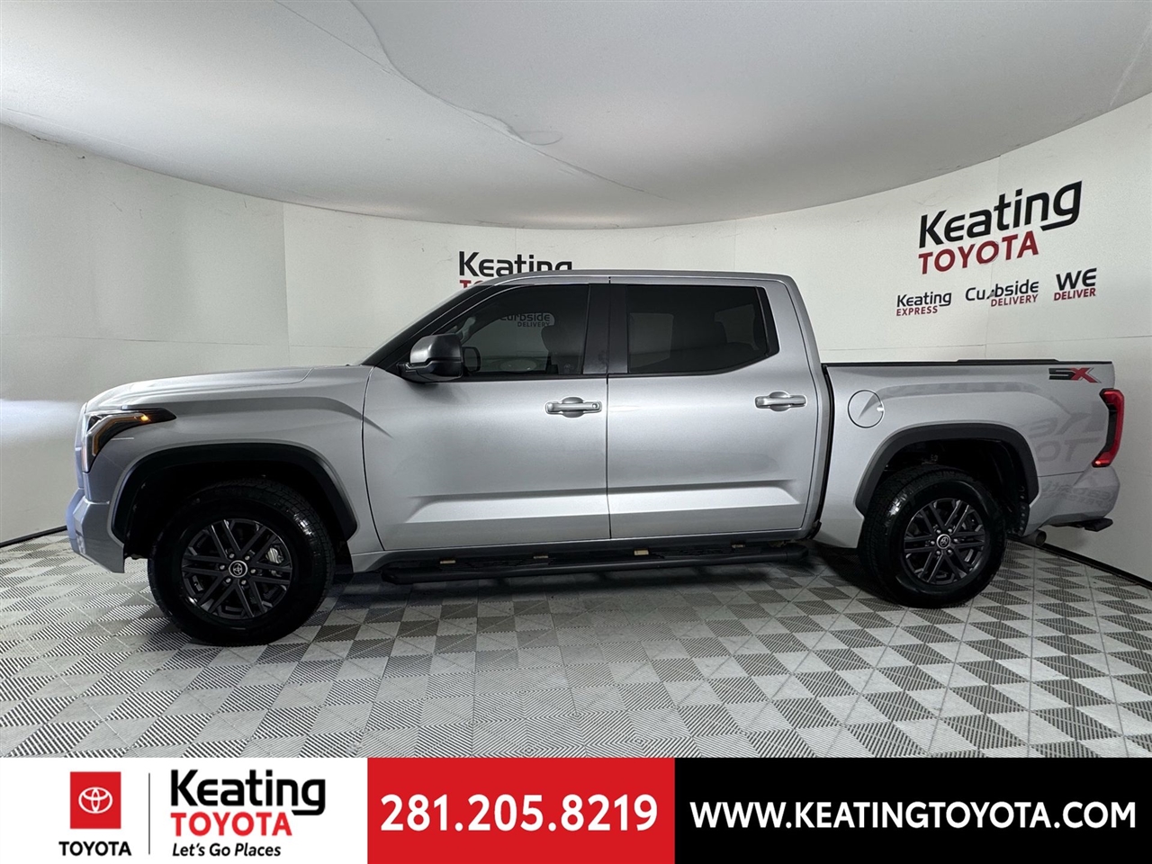 Toyota Tundra SR5 CrewMax 2WD 2024