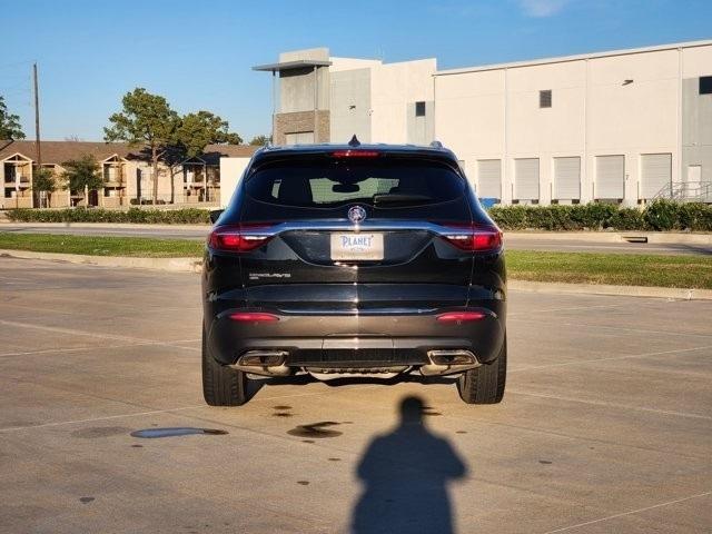 Buick Enclave Essence AWD 2021