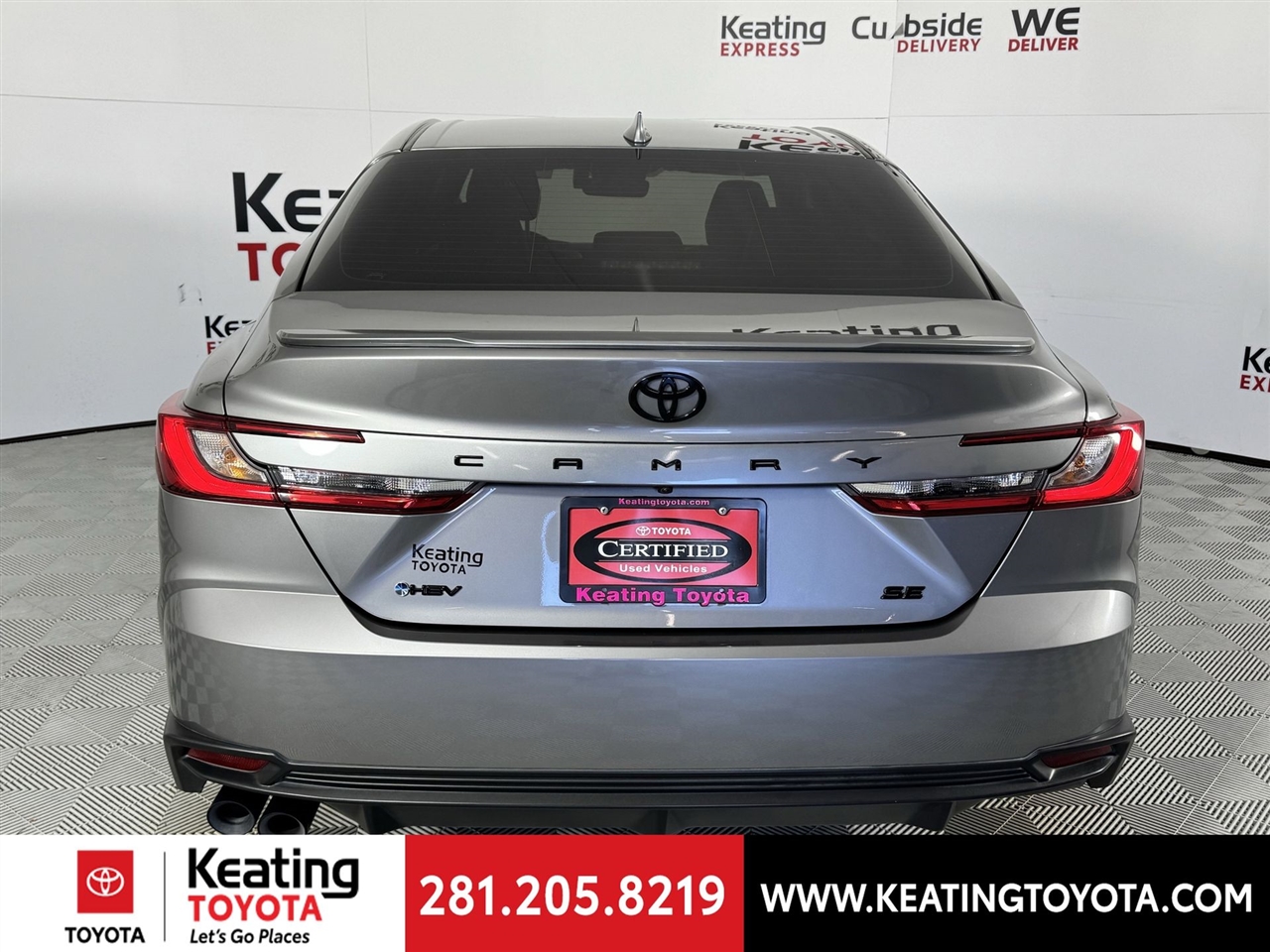 Toyota Camry Hybrid XLE 2025