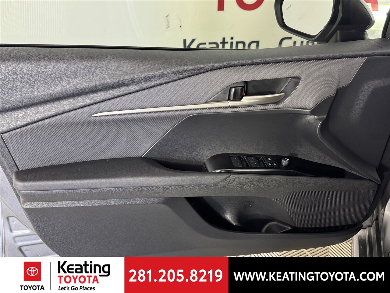 Toyota Camry Hybrid XLE 2025