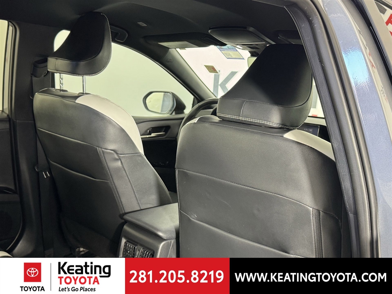 Toyota Camry Hybrid XLE 2025