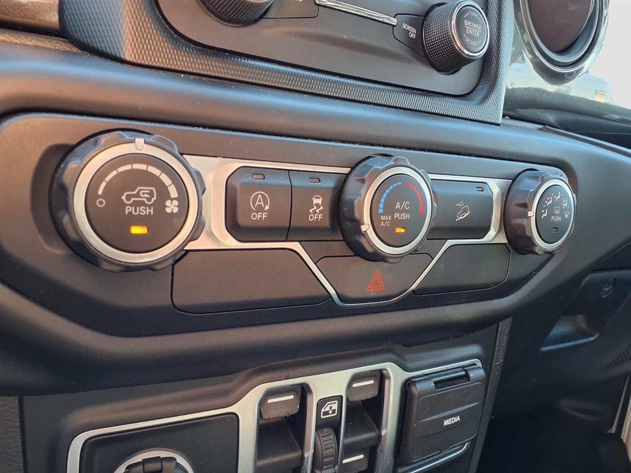 Jeep Wrangler Unlimited Sport 2019