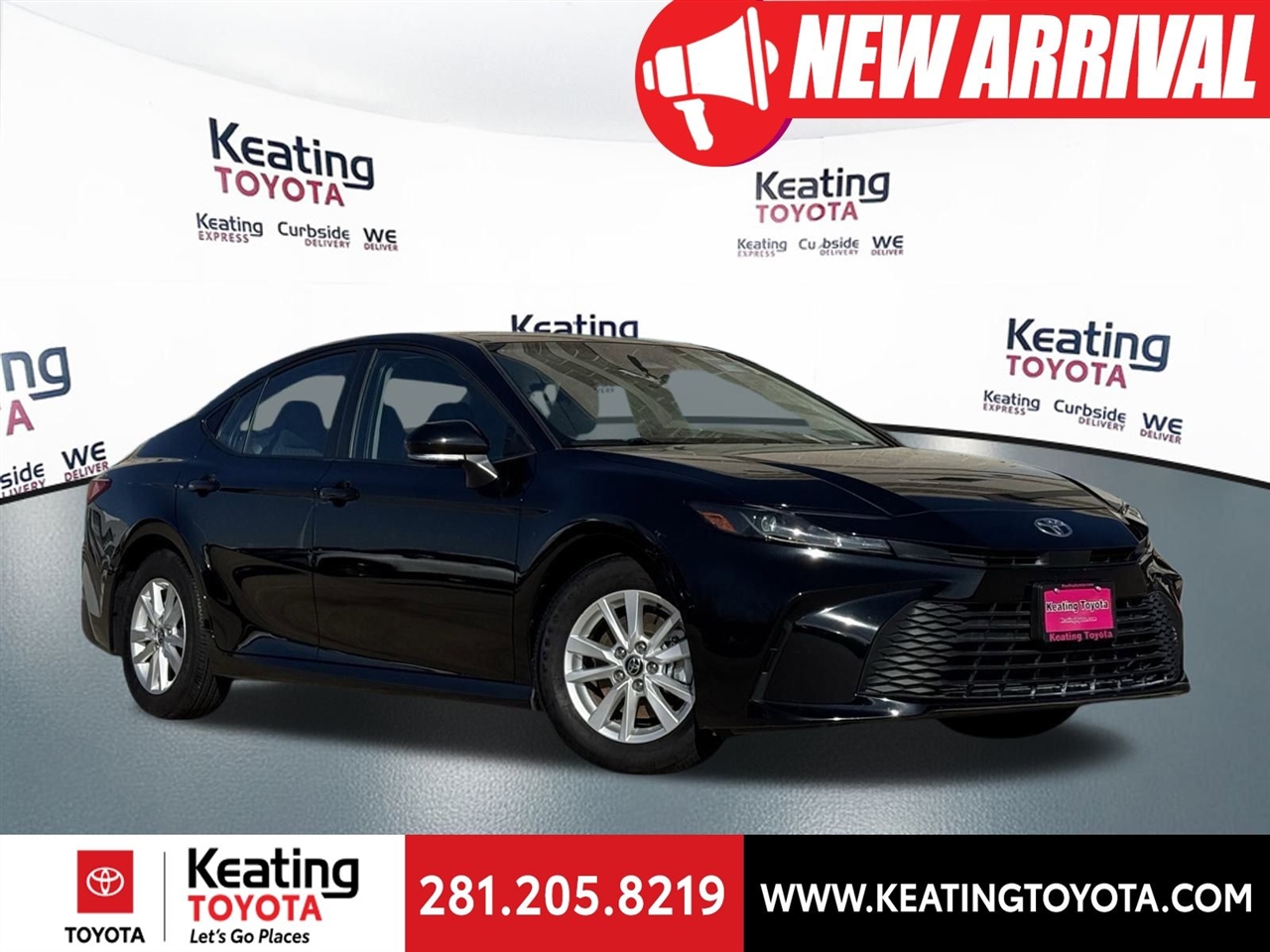 Toyota Camry Hybrid XLE 2025