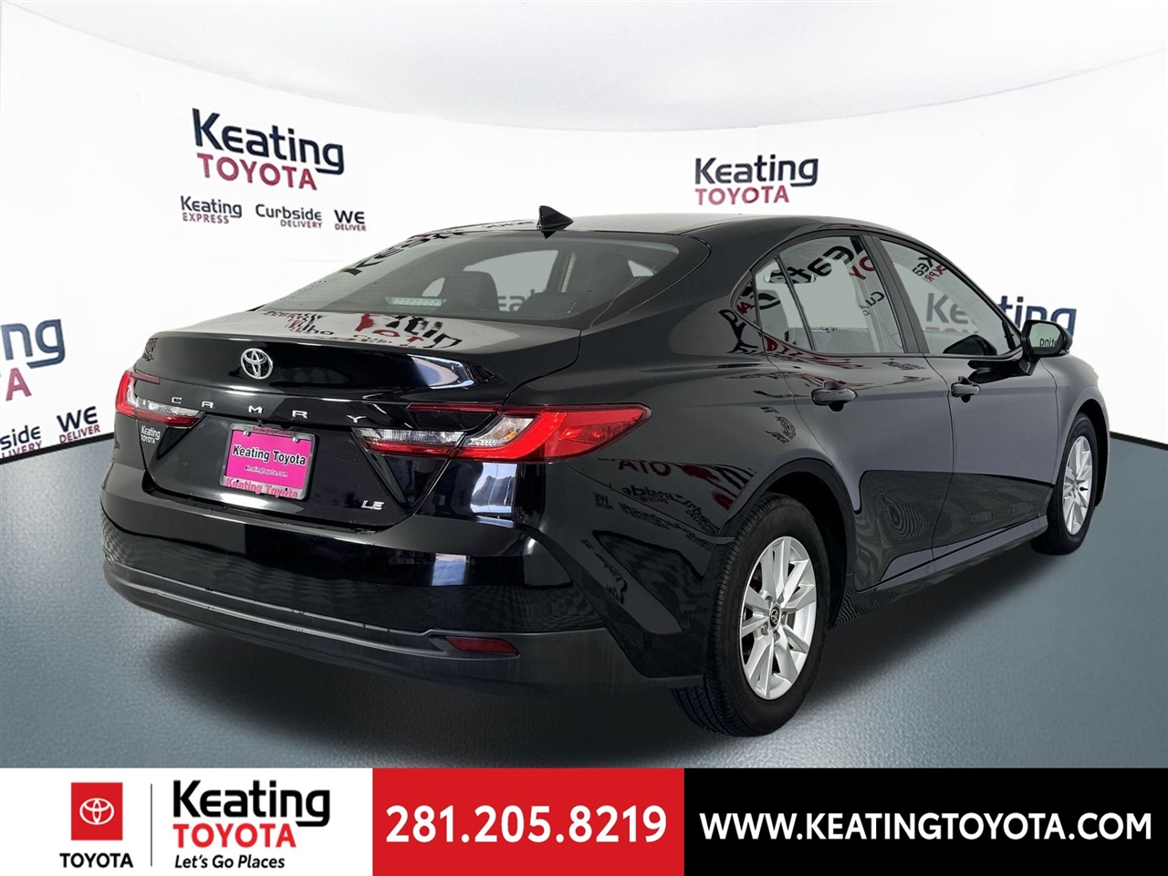 Toyota Camry Hybrid XLE 2025