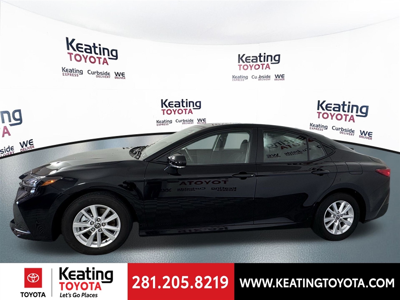 Toyota Camry Hybrid XLE 2025