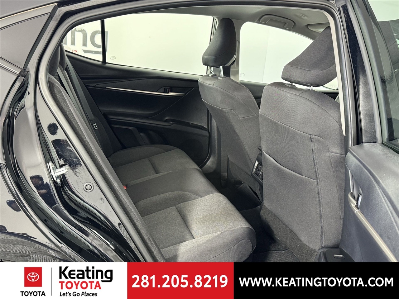 Toyota Camry Hybrid XLE 2025