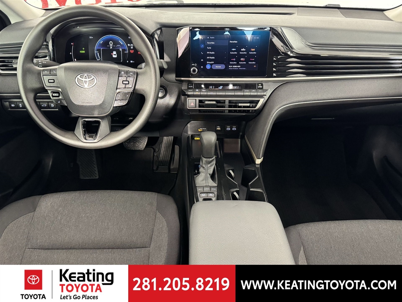 Toyota Camry Hybrid XLE 2025