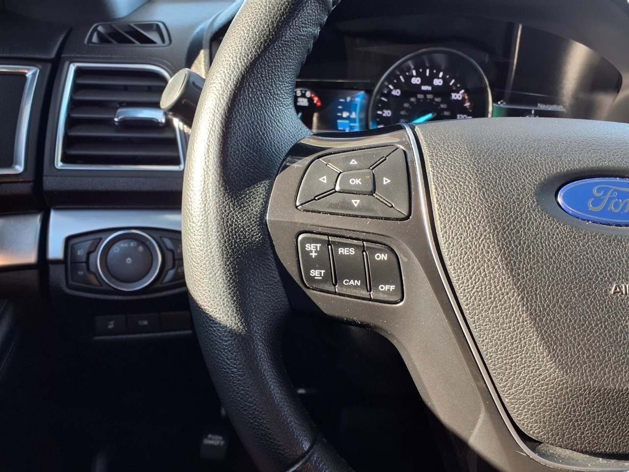 Ford Explorer Limited FWD 2019