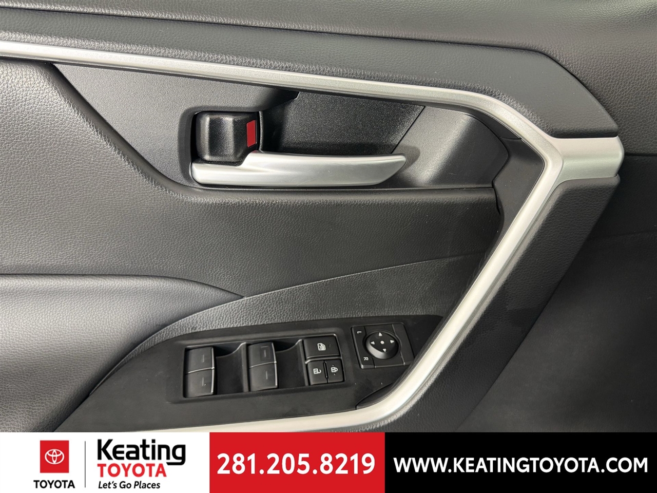 Toyota RAV4 XLE 2024