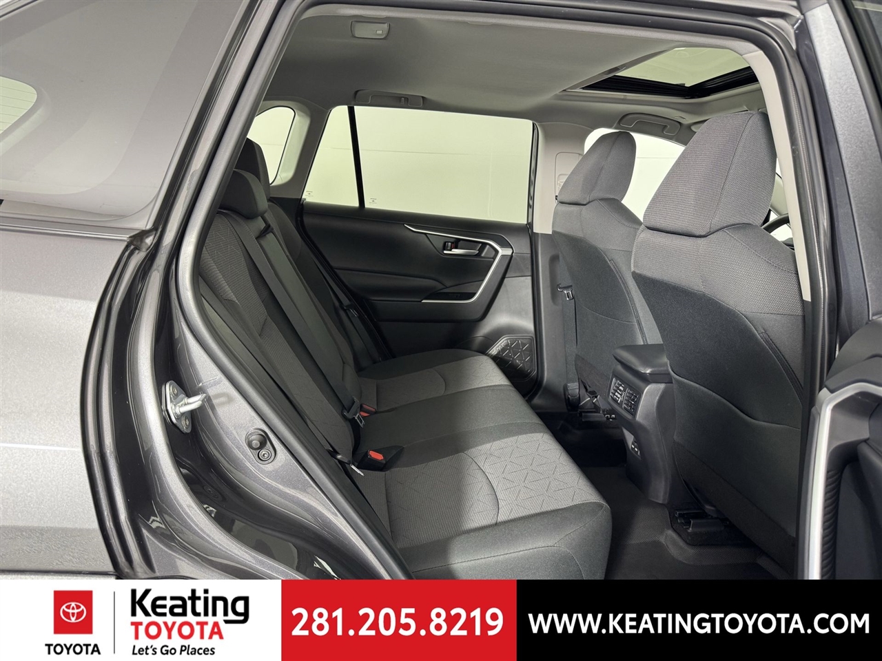 Toyota RAV4 XLE 2024