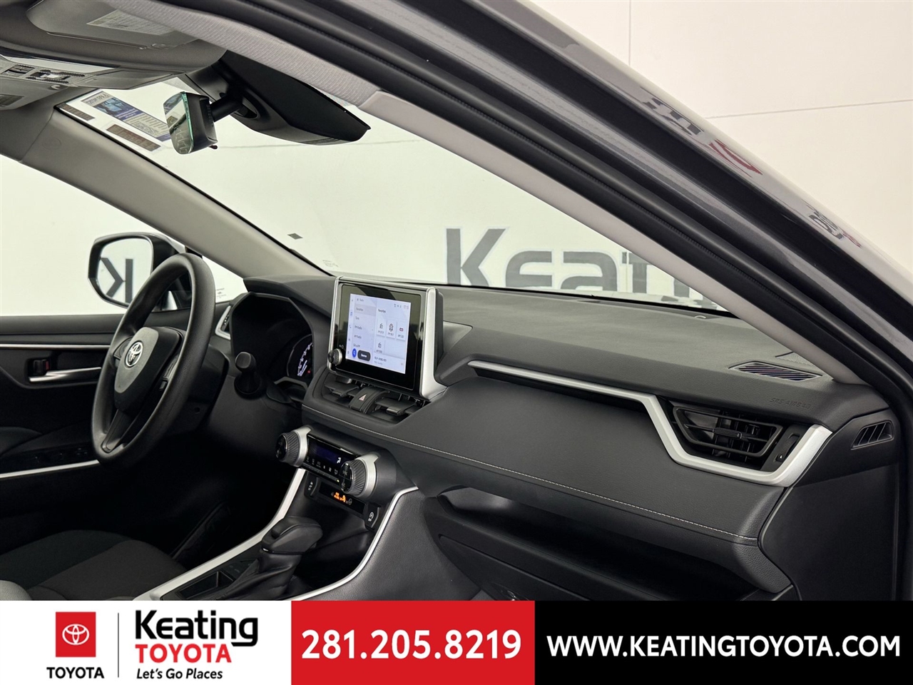 Toyota RAV4 XLE 2024