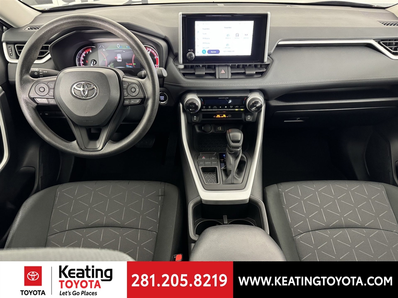 Toyota RAV4 XLE 2024