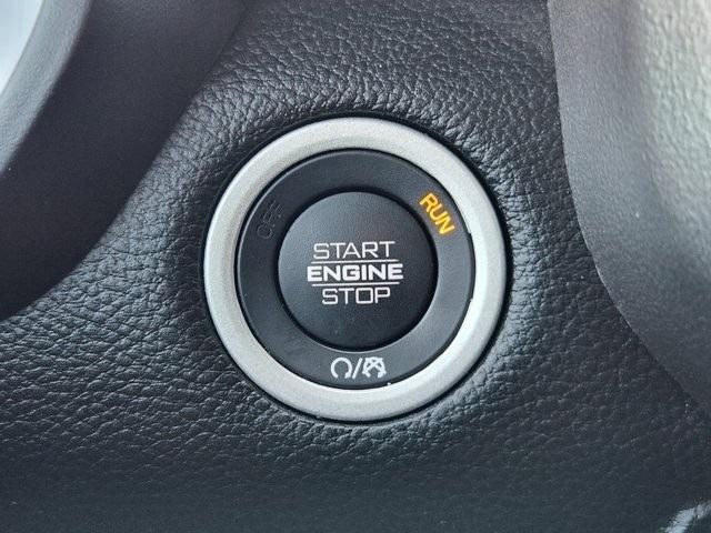 RAM 1500 Rebel Crew Cab SB 4WD 2025