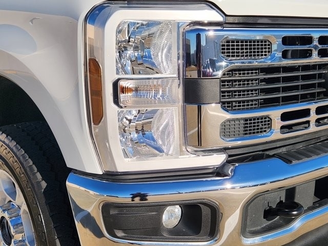 Ford F-250 SD XLT Crew Cab 4WD 2025
