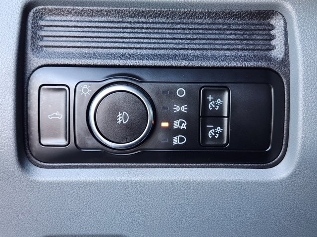 Ford F-250 SD XLT Crew Cab 4WD 2025