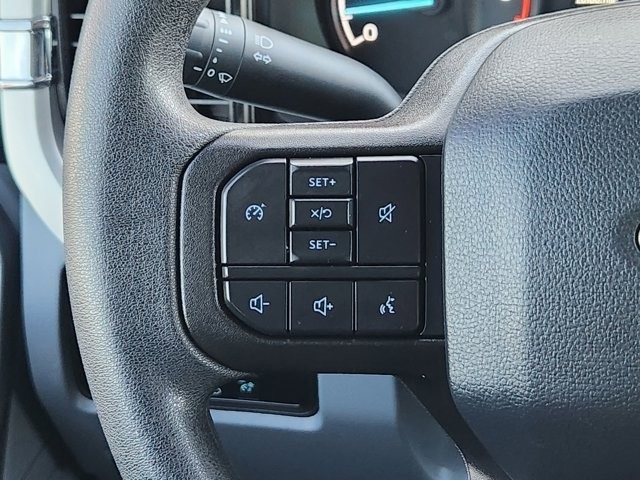 Ford F-250 SD XLT Crew Cab 4WD 2025