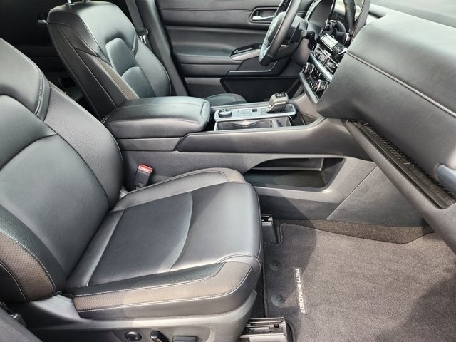 Nissan Pathfinder SL 4WD 2025