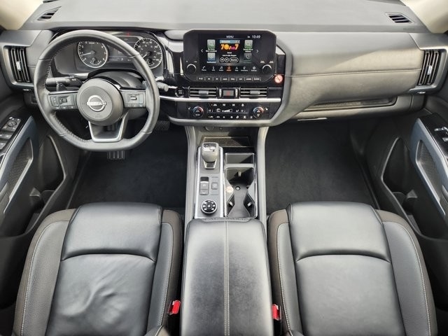 Nissan Pathfinder SL 4WD 2025