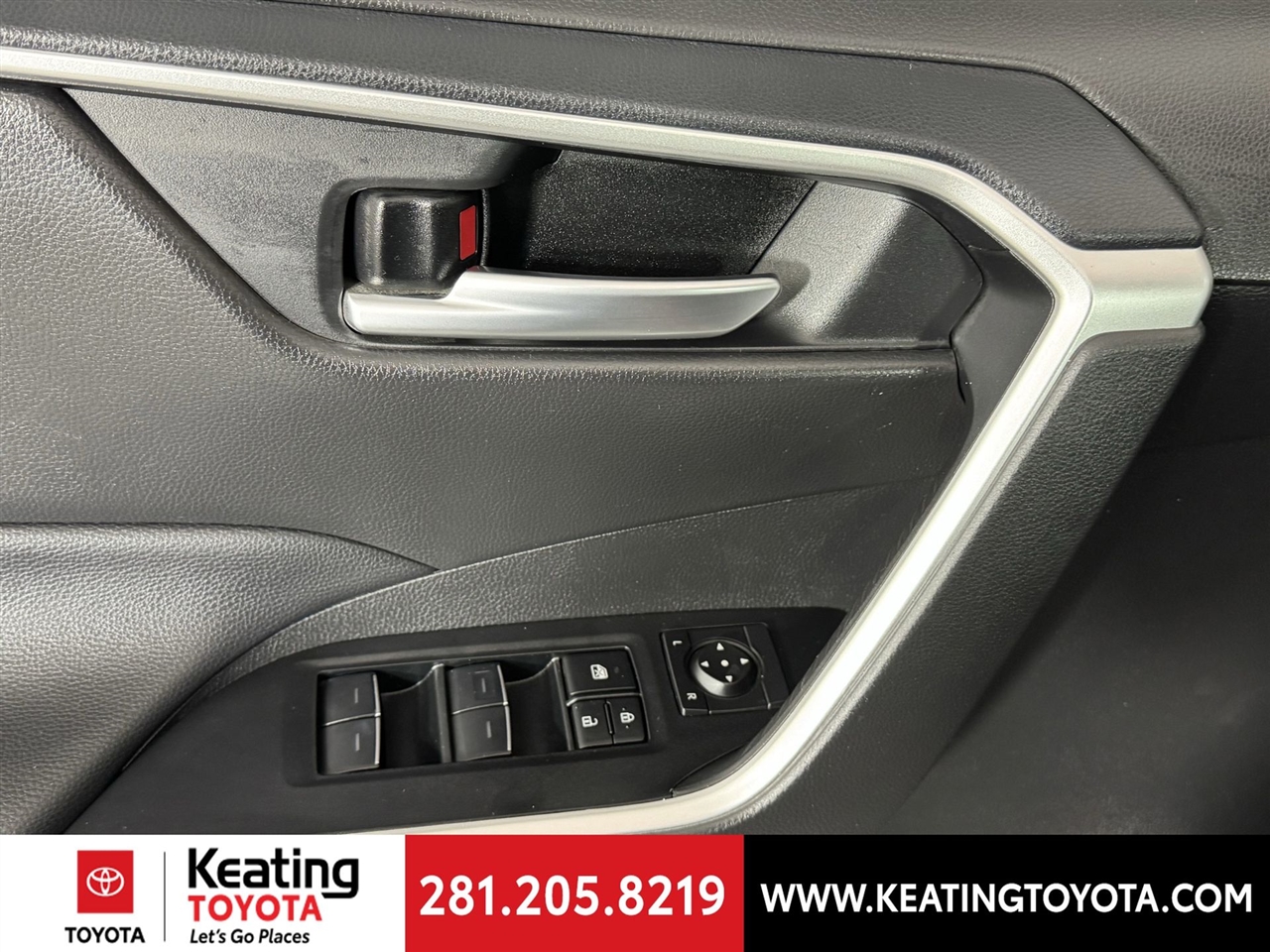 Toyota RAV4 XLE 2025