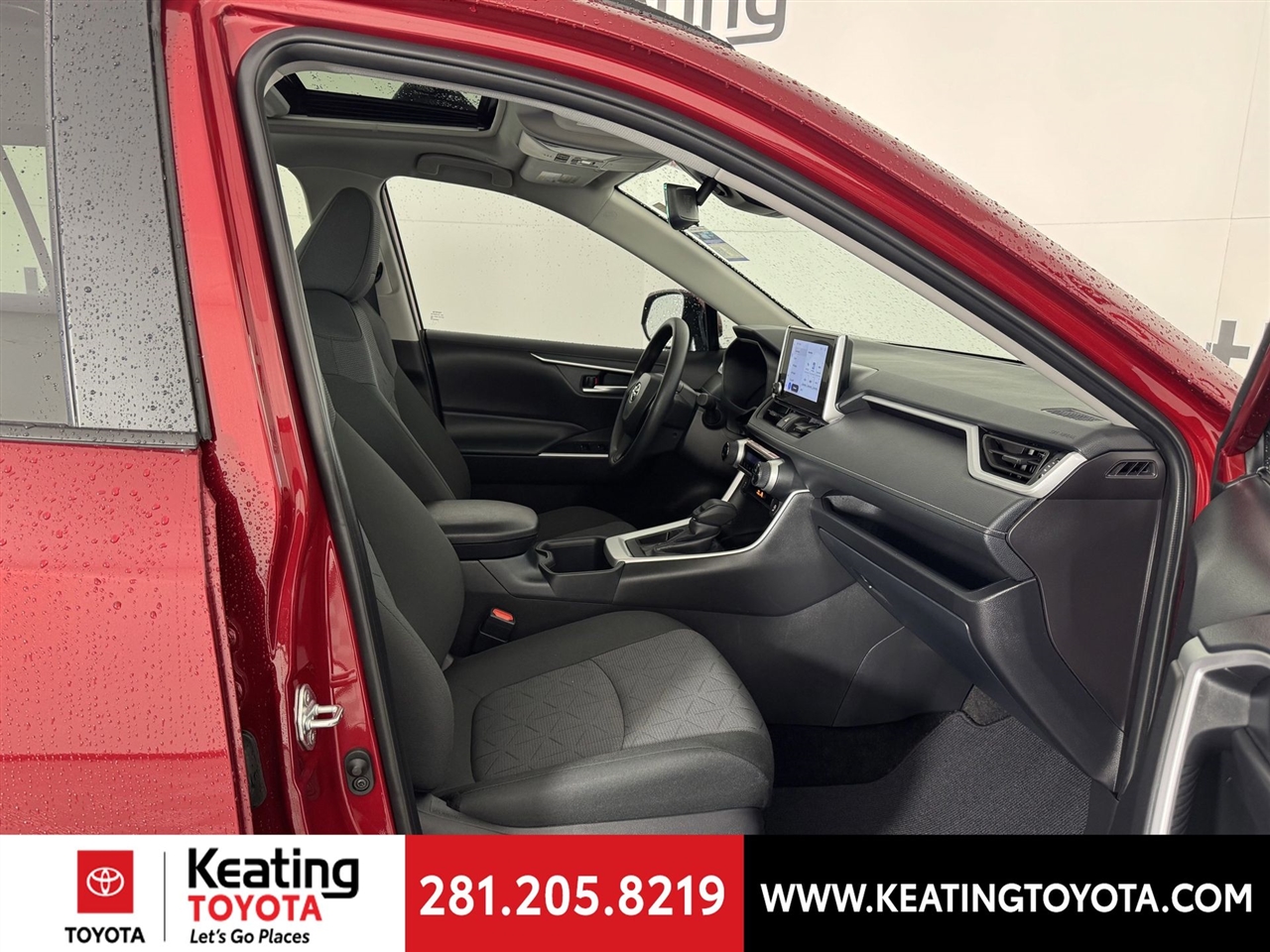 Toyota RAV4 XLE 2025