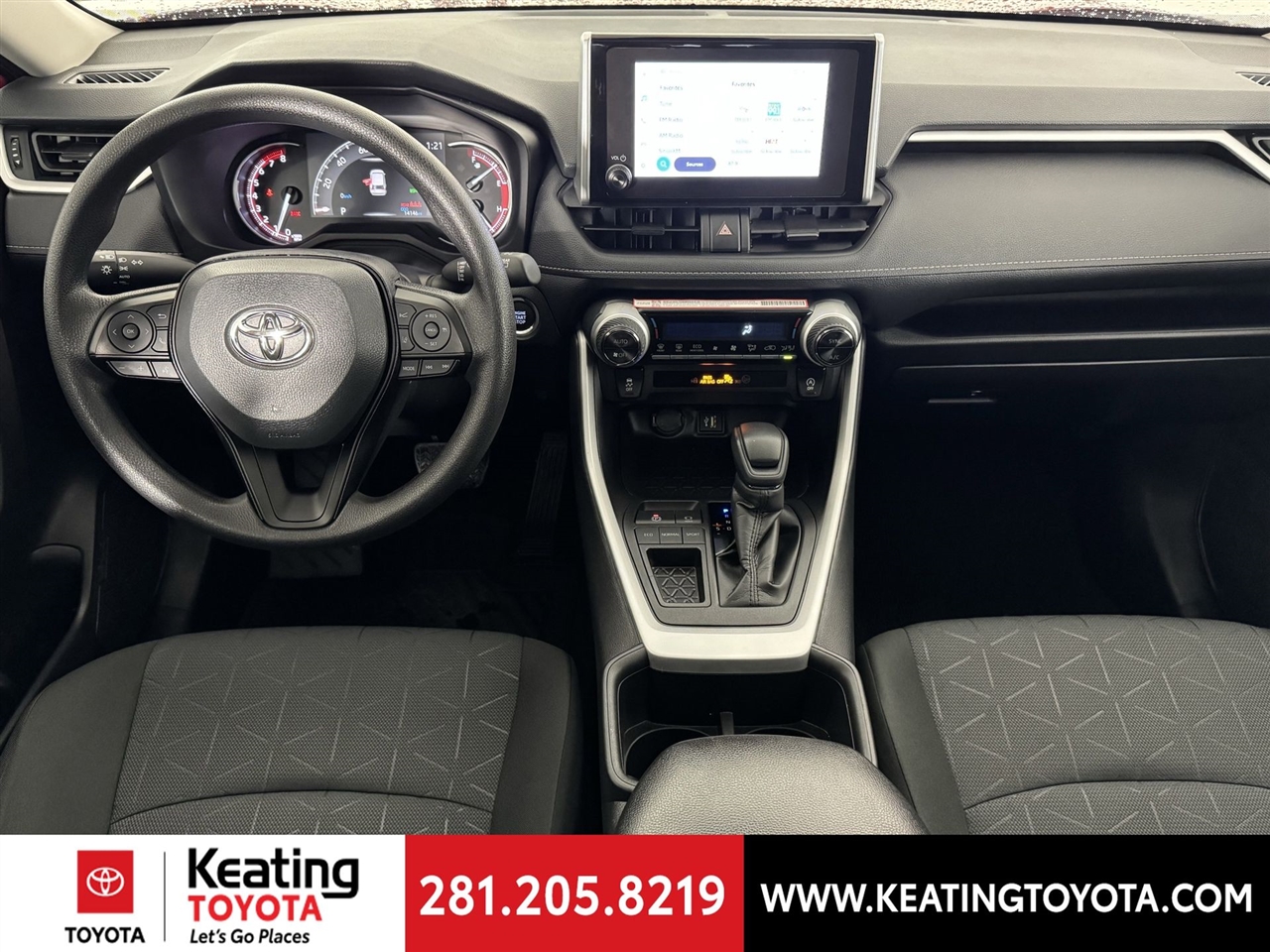 Toyota RAV4 XLE 2025