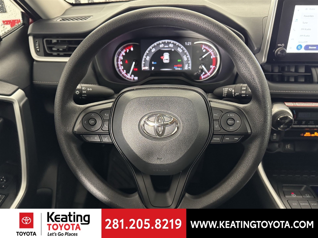 Toyota RAV4 XLE 2025