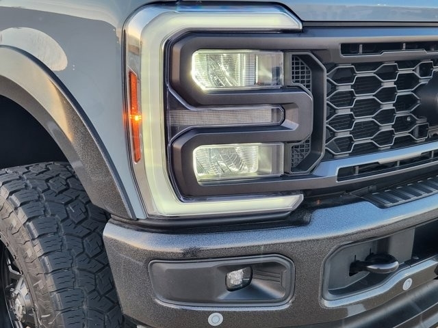 Ford F-350 SD Lariat Crew Cab Long Bed 4WD 2024