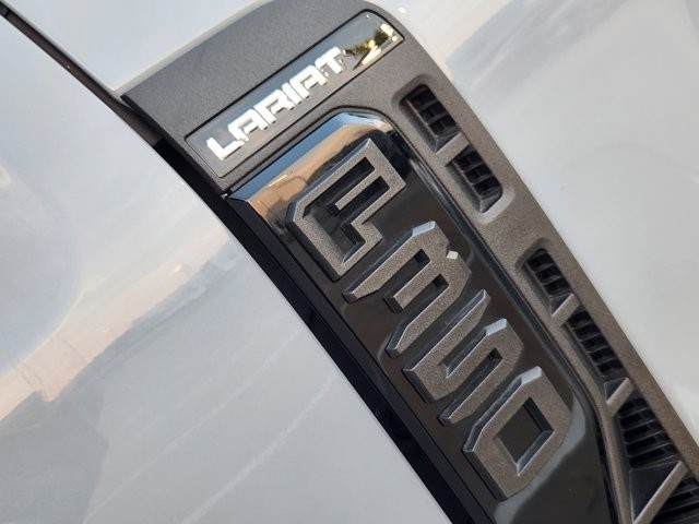 Ford F-350 SD Lariat Crew Cab Long Bed 4WD 2024