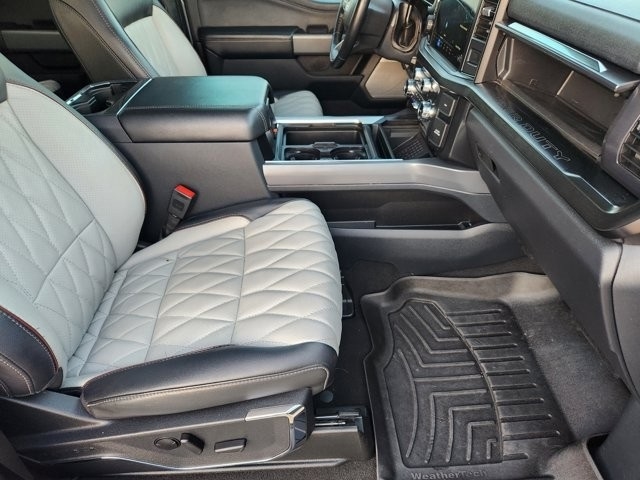 Ford F-350 SD Lariat Crew Cab Long Bed 4WD 2024