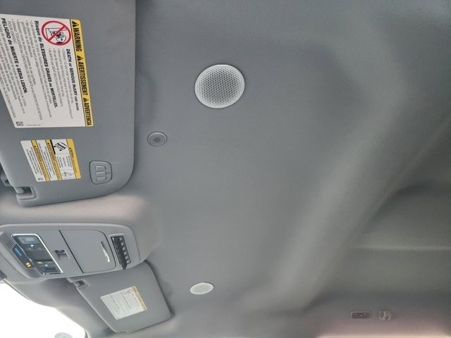 Ford F-350 SD Lariat Crew Cab Long Bed 4WD 2024