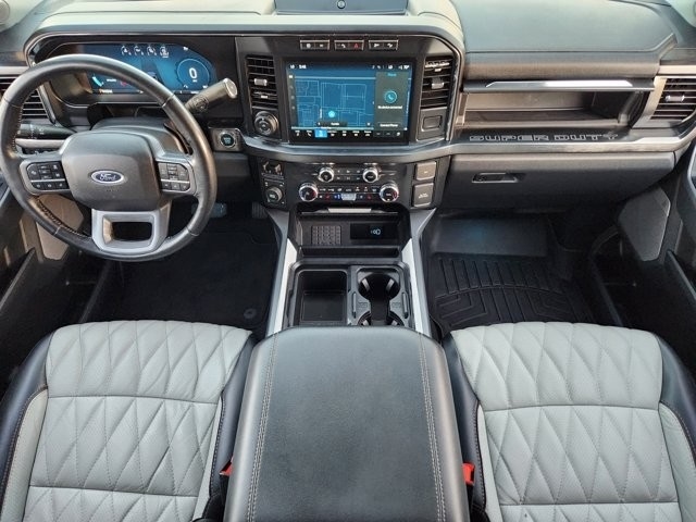 Ford F-350 SD Lariat Crew Cab Long Bed 4WD 2024