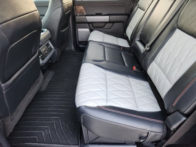 Ford F-350 SD Lariat Crew Cab Long Bed 4WD 2024