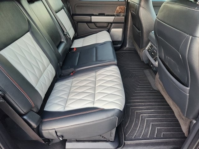 Ford F-350 SD Lariat Crew Cab Long Bed 4WD 2024