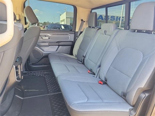 RAM 1500 Big Horn Crew Cab SWB 4WD 2020