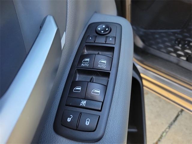 RAM 1500 Big Horn Crew Cab SWB 4WD 2020