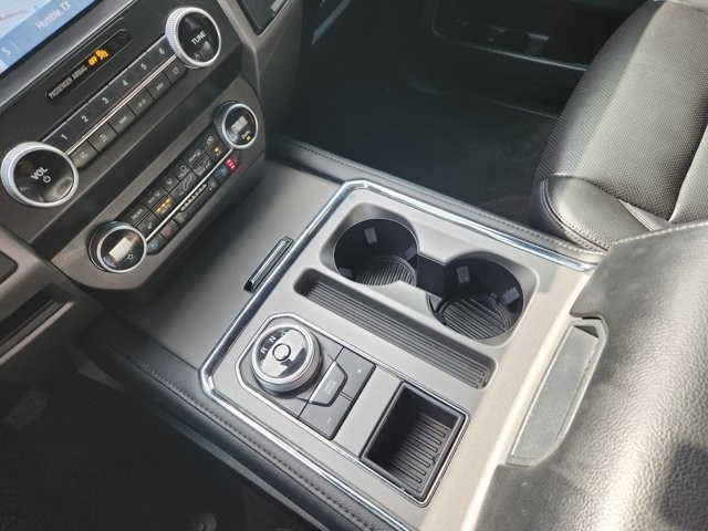 Ford Expedition XLT 2021