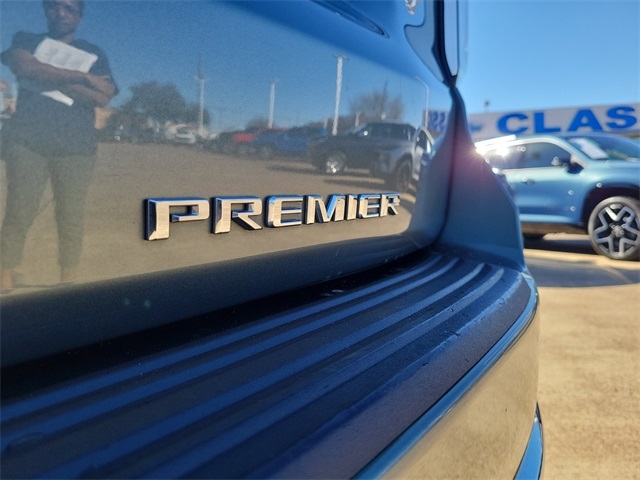 Chevrolet Suburban Premier 2023