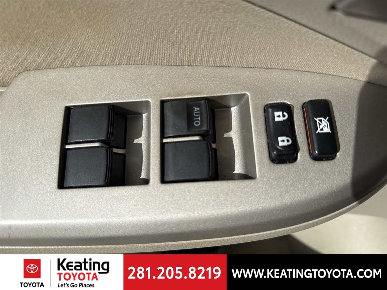 Toyota Corolla LE 4-Speed AT 2011