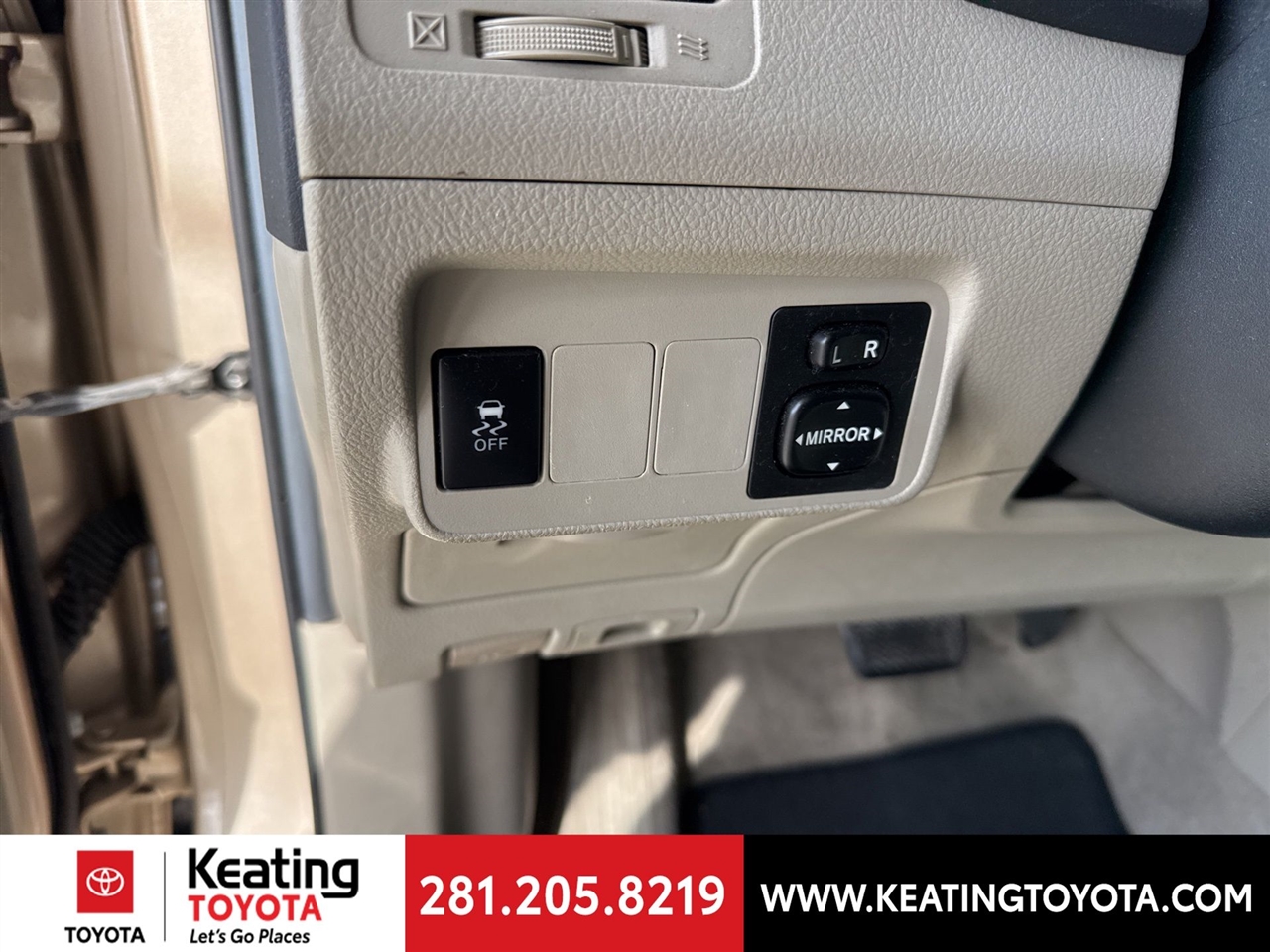 Toyota Corolla LE 4-Speed AT 2011