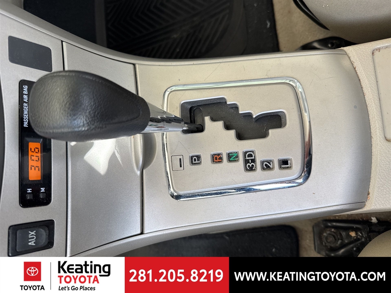 Toyota Corolla LE 4-Speed AT 2011