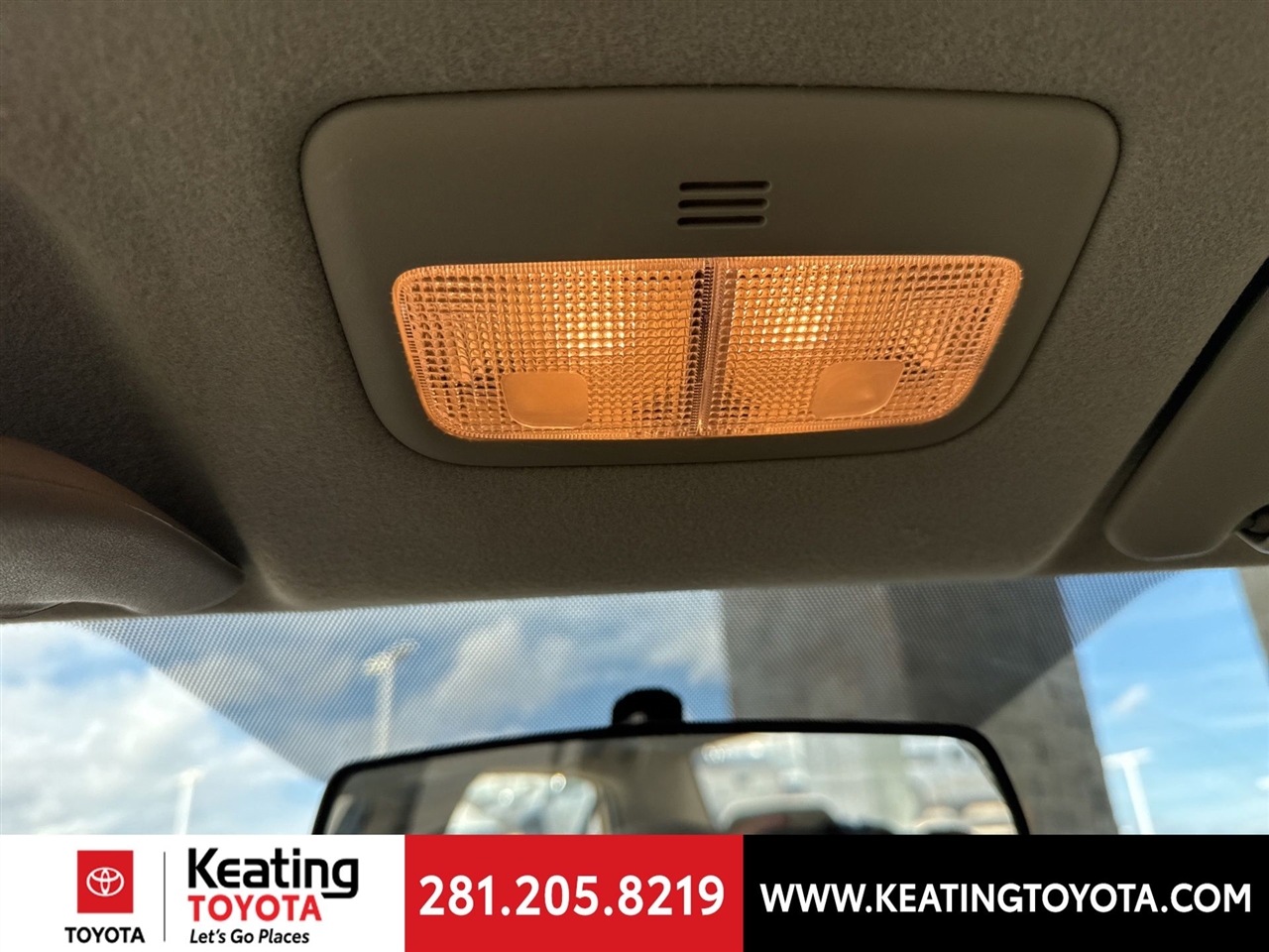 Toyota Corolla LE 4-Speed AT 2011