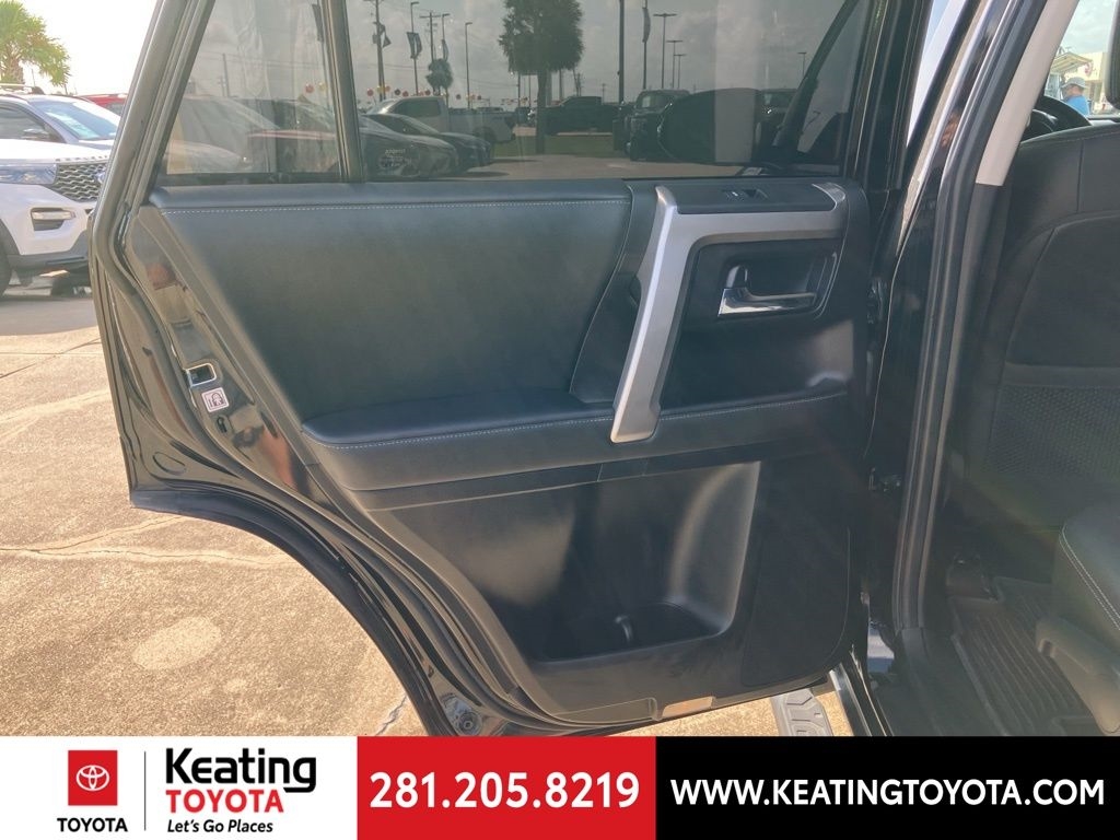 Toyota 4Runner SR5 Premium 4WD 2021