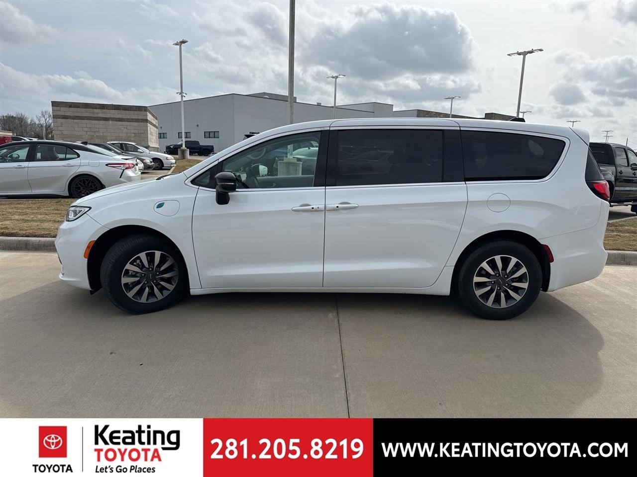 Chrysler Pacifica Hybrid Select 2024